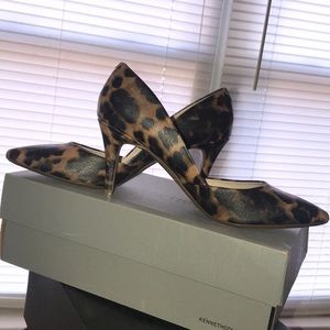 High heel pumps
Leopard Print
3" heel